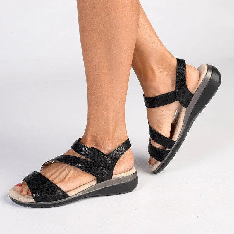 Can't Miss Soft Style by Hush Puppies Gillian Sandal - Black