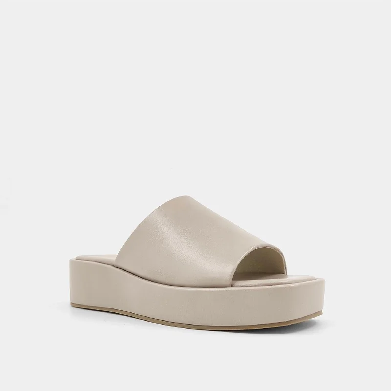 Unwind with Weekend Discounts Women's Lourdes Sandals In Taupe